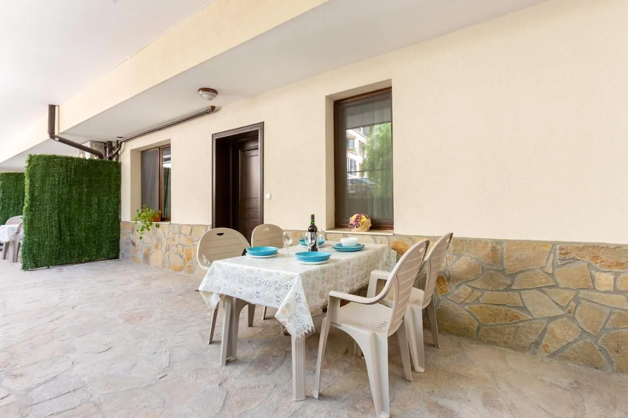 Apartments Flora 1 Burgas 0*,  Bulgaria